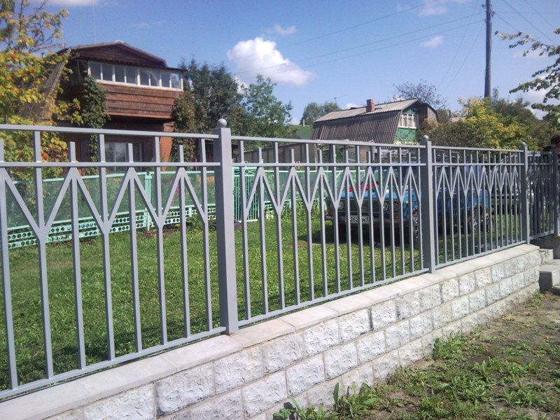 Забор из профтрубы 2